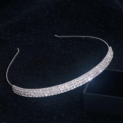 Diadema coronita cu trei randuri de zirconii Diadema coronita cu trei randuri de zirconii
