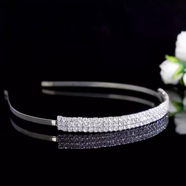 Diadema coronita cu trei randuri de zirconii Diadema coronita cu trei randuri de zirconii
