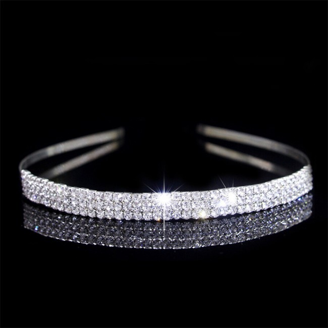 Diadema coronita cu trei randuri de zirconii Diadema coronita cu trei randuri de zirconii