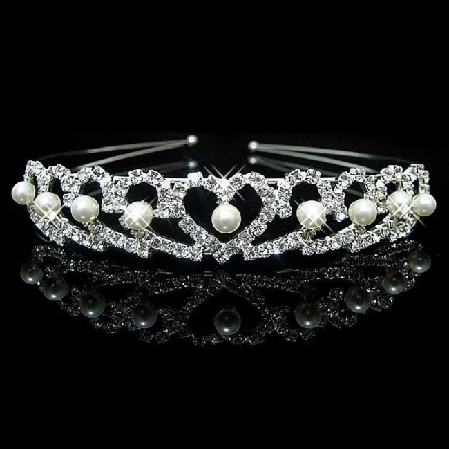 Diadema coronita cu inimi de zirconiu si perlute Diadema coronita cu inimi de zirconiu si perlute