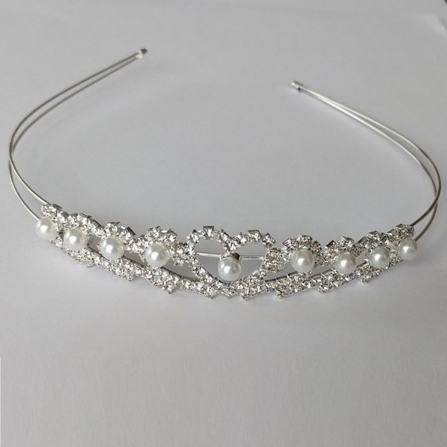 Diadema coronita cu inimi de zirconiu si perlute Diadema coronita cu inimi de zirconiu si perlute