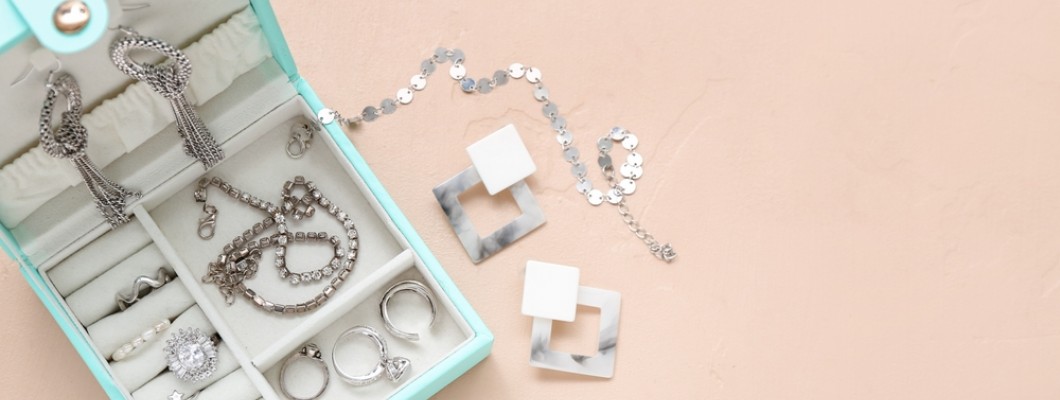 Cum sa-ti creezi o colectie capsula de bijuterii – calitate, nu cantitate