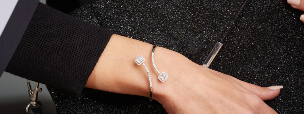 Cum porti o bratara fixa tip bangle la birou sau la evenimente: 10 idei de styling elegant