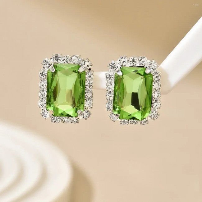 Cercei dreptunghiulari cu clips cu piatra verde