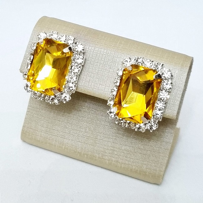 Cercei dreptunghiulari cu clips cu piatra galbena