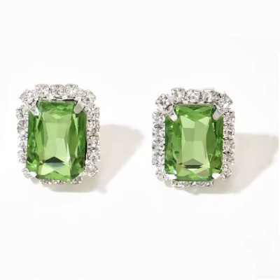 Cercei dreptunghiulari cu clips cu piatra verde