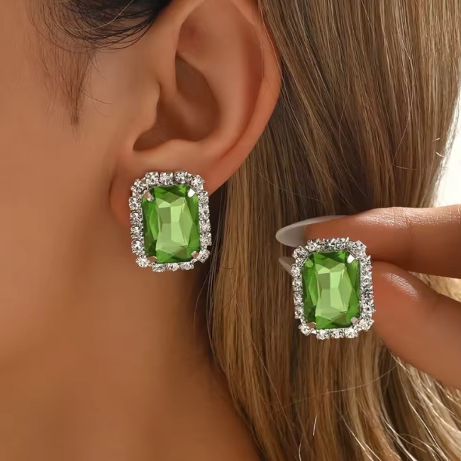 Cercei dreptunghiulari cu clips cu piatra verde