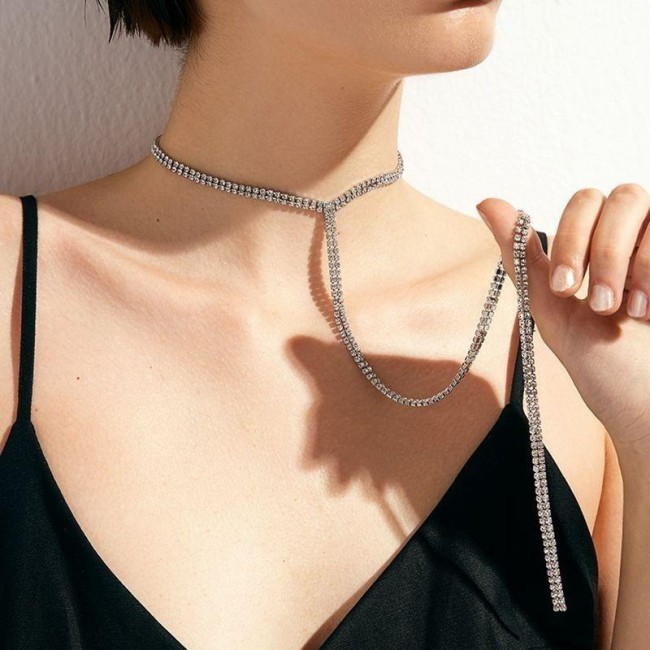 Colier choker lung tip cravata cu cristale Colier choker lung tip cravata cu cristale