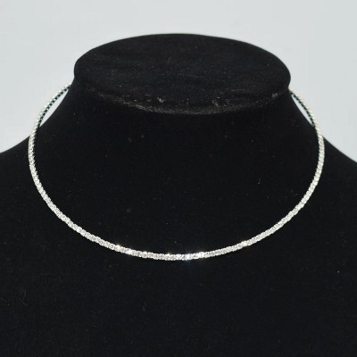 Colier choker cu un rand de cristale Colier choker cu un rand de cristale