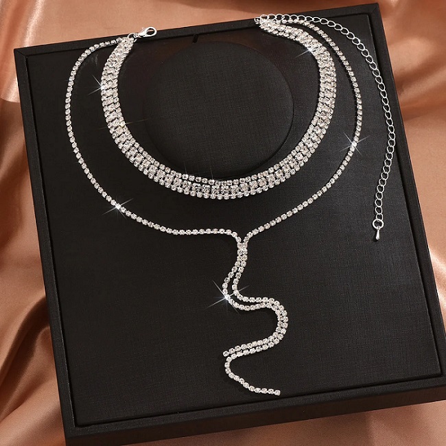 Colier choker elegant cu cristale stralucitoare tip Y