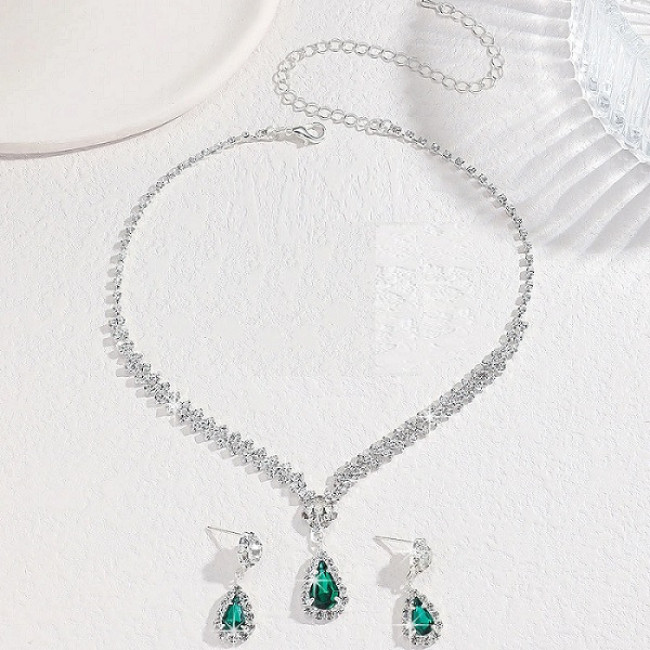 Set bijuterii colier si cercei Josephine cu cristale verde smarald