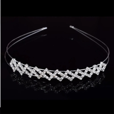 Diadema coronita cu zirconii Straluciri de Diamante