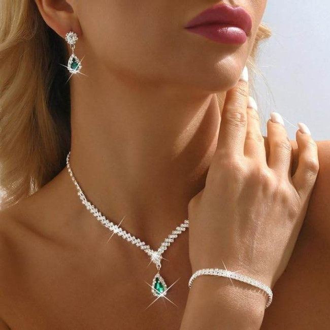 Set bijuterii colier si cercei Josephine cu cristale verde smarald