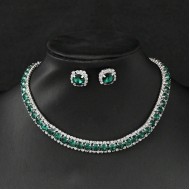 Set colier la baza gatului si cercei cu cristale verde smarald Elegance
