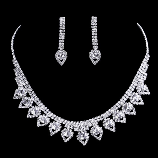 Set bijuterii colier la baza gatului si cercei cu cristale Regal Set bijuterii colier la baza gatului si cercei cu cristale Regal