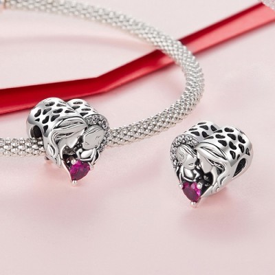 Talisman argint mama cu bebe in brate Talisman argint mama cu bebe in brate