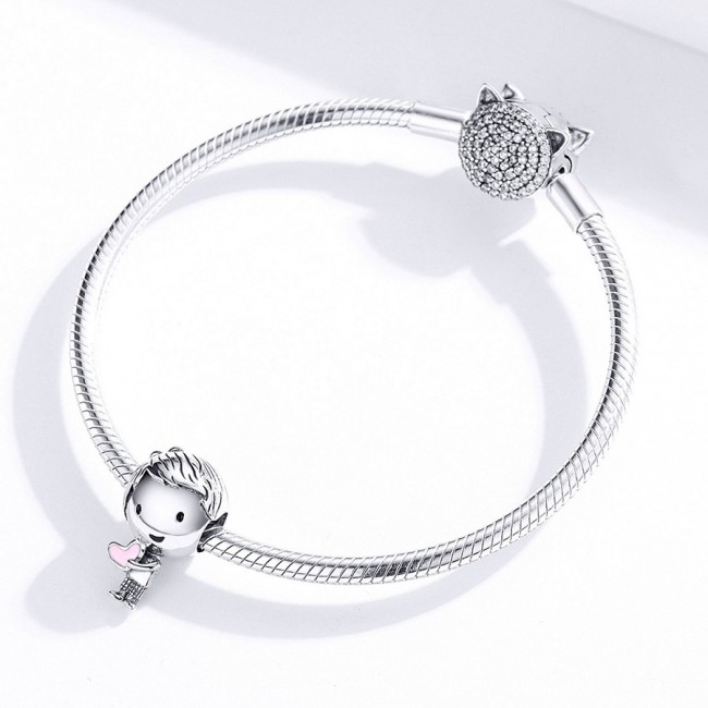 Talisman argint baiat cu inima roz