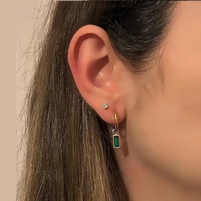 Cercei inox rotunzi cu talisman verde smarald Cercei inox rotunzi cu talisman verde smarald