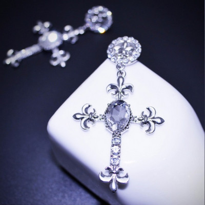 Cercei Diamond Luxury Long in forma de cruce cu zirconii