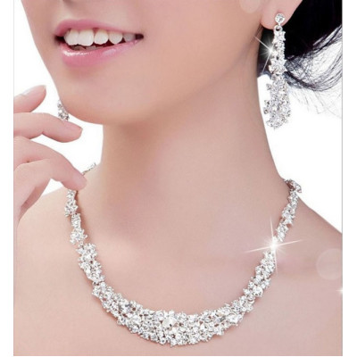 Set Bijuterii Colier si Cercei Elegant Diamond