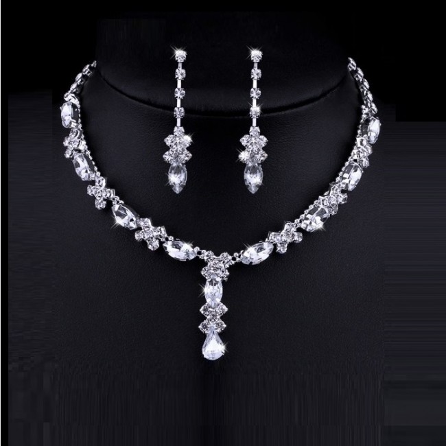 Set Colier si Cercei Royal Diamonds Set Colier si Cercei Royal Diamonds