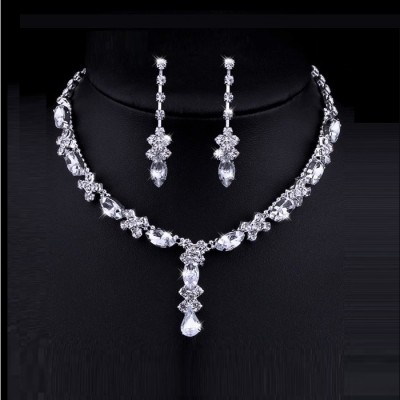 Set Colier si Cercei Royal Diamonds Set Colier si Cercei Royal Diamonds