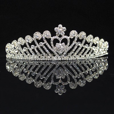 Diadema Coronita cu agrafa tip pieptene cu inima si floare din zirconii The One Diamond Diadema Coronita cu agrafa tip pieptene cu inima si floare din zirconii The One Diamond